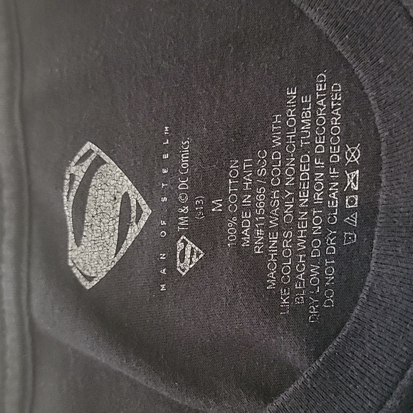 DC comics Superman "Man of Steel" short sleeves t-shirt Size Medium - Picture 7 of 7